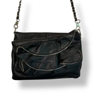 Red Carpet‎ Collection Bag Zipper Ruffle Shoulder Black Silver Purse